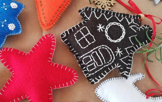 handmade christmas decorations from felt and old knitwear